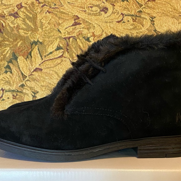 NIB HUSH PUPPIES Bailey Chukka Booties  Plush Faux Fur Lining 7.5 Medium width - Picture 3 of 8